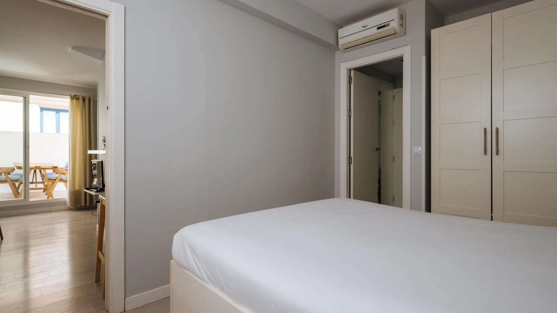 Suite Batihojas Seville Apartment