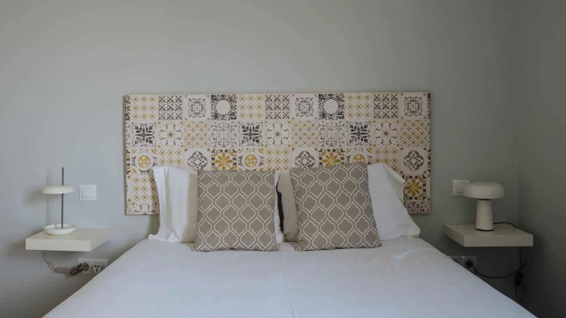 Suite Batihojas Seville 0*,