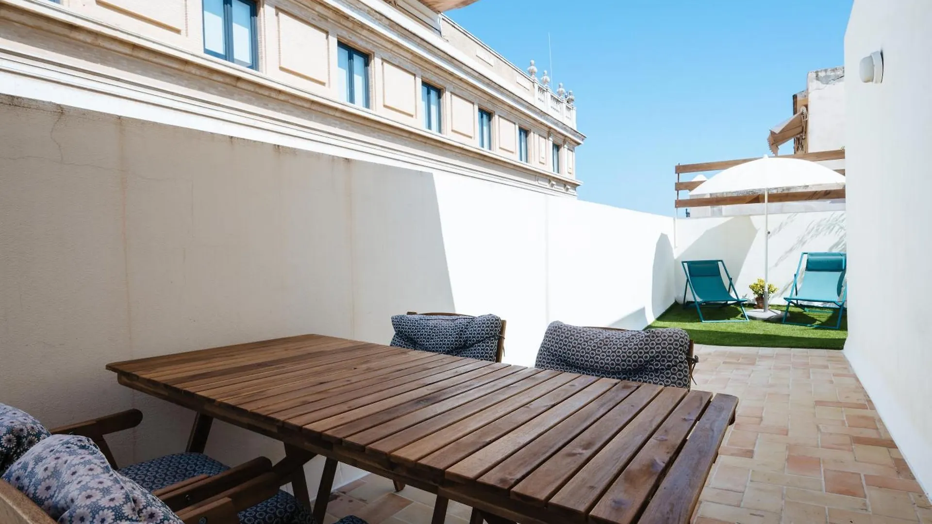 Suite Batihojas Seville Apartment